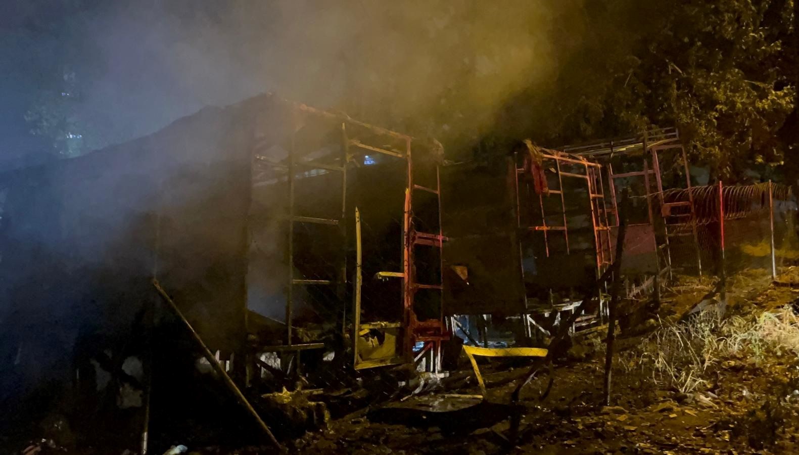 bursada karavan yangini araclar kule dondu PVAGmxPa