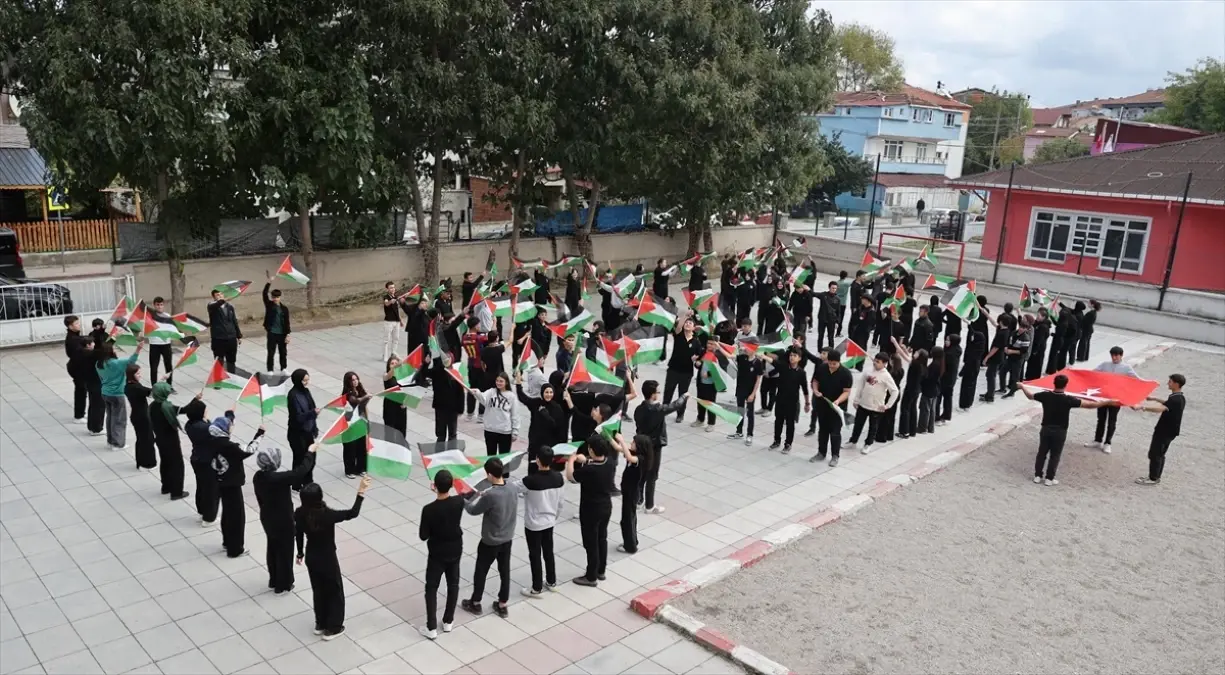 alacam lisesinden filistine destek ogrencilerden gazze koreografisi pRsGReEj.jpg