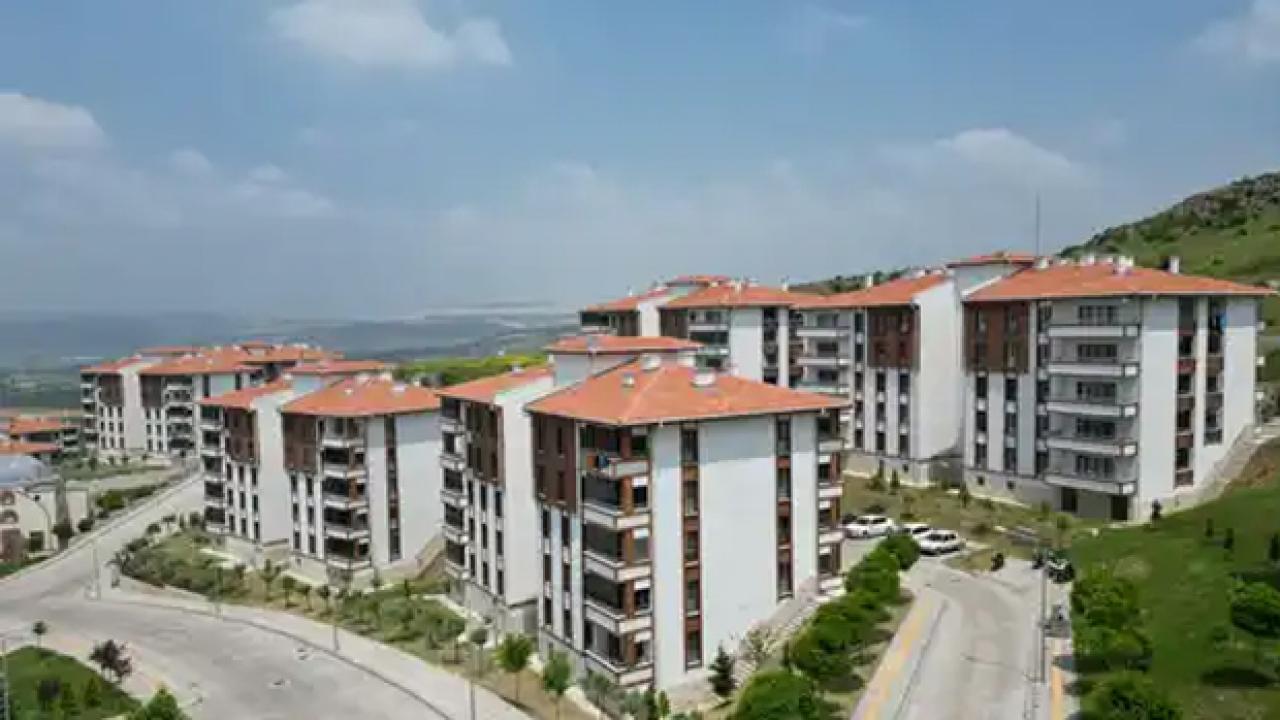 bakan kurum toki konutlarinin saglamliginin sirrini biliyor musunuz TWv9tzQt.jpg