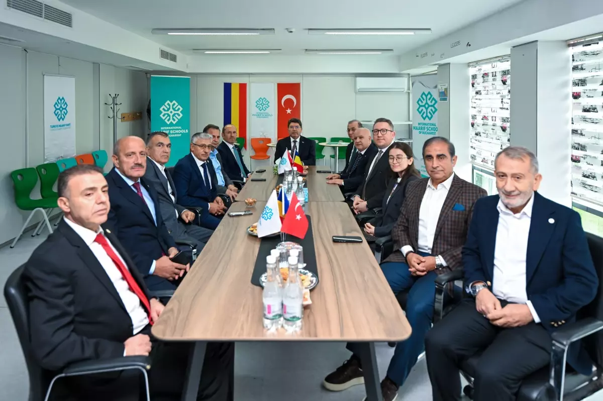bakan tunc romanyada maarif okulunu ziyaret etti VcIzSJ4G.jpg
