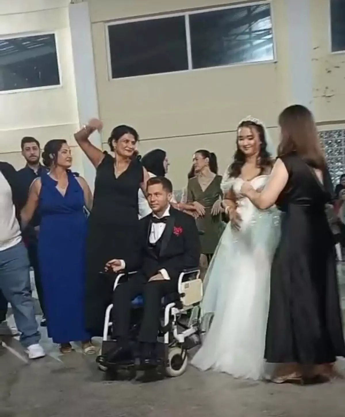 engelli omer ve lise aski dilara evlendi nKw21nfy