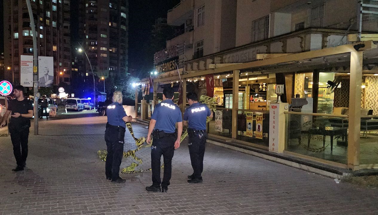 musteri dolu pastaneye el bombasi atti DATvkRPU