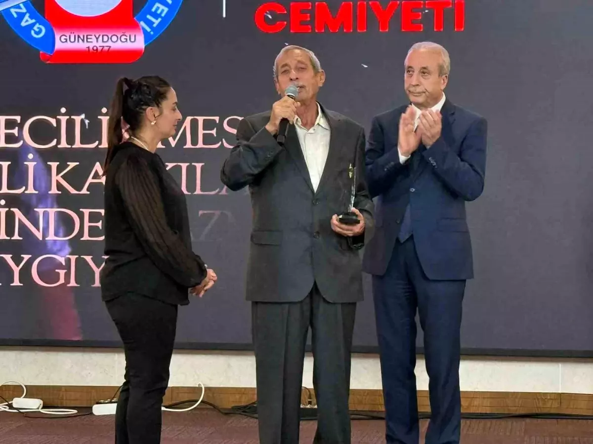 yilin basarili gazetecileri odulleri umit ozdal anisina verildi Y3mtVuTC.jpg