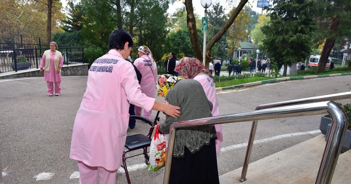 bursada huzurevinde deprem ve yangin tatbikati 8lxkjjSy.webp