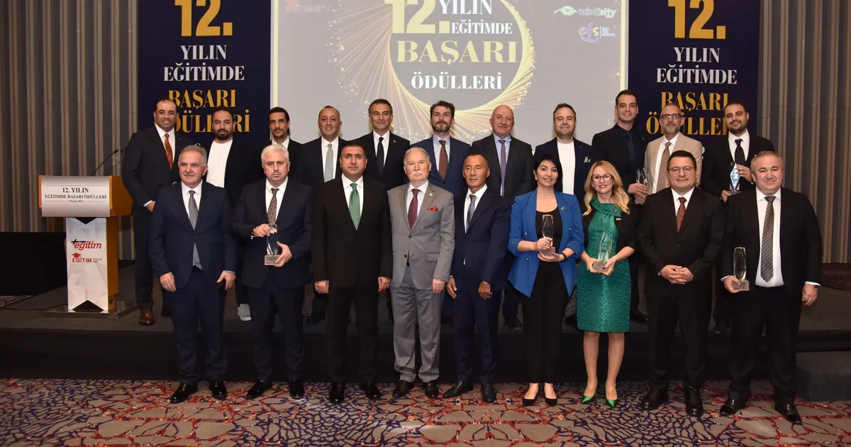 emko egitim cozumlerine yilin egitim teknolojileri sirketi odulu HY3i6hl2.webp