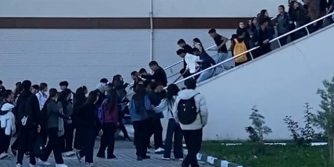 okulda dehset anlari bir grup maganda okul basip ogrenci darp etti 4aexs3Kg.jpg