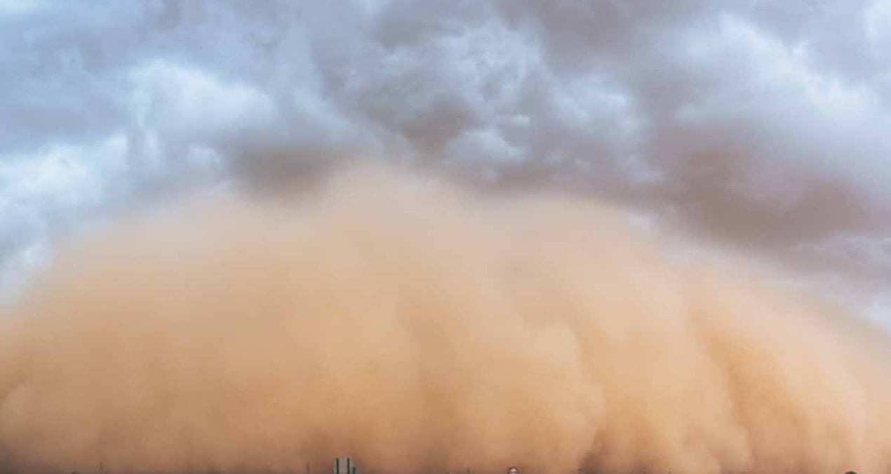 Kum Fırtınası İtalya’nın Gökyüzünü Kahverengiye Bürüdü