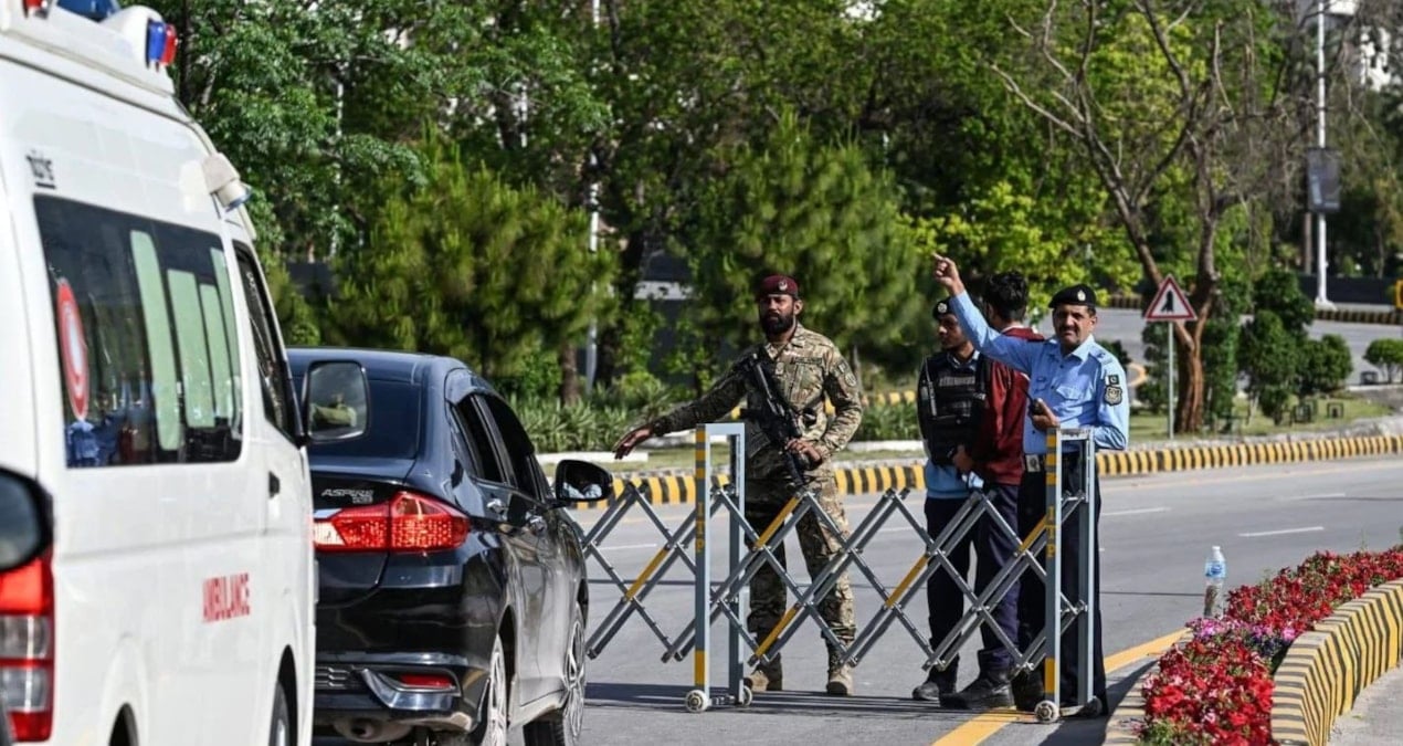 İslamabad’da Halk Sokağa Çıkma Kısıtlamalarıyla Karşı Karşıya: Barınma ve Enerji Krizi Yaşanıyor